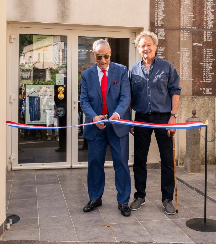 Image: La découpe du ruban